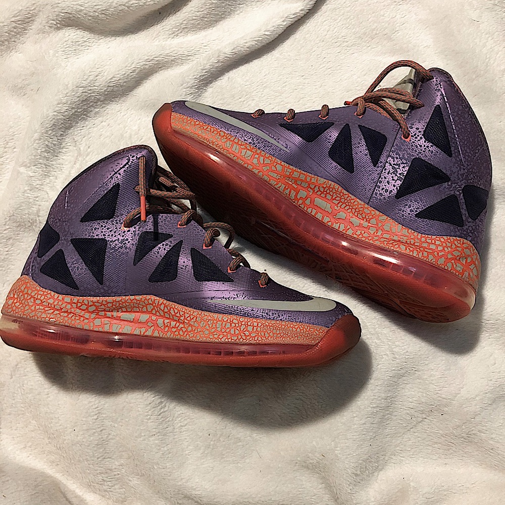 NIKE LeBron Sneakers !!  MAKE AN OFFER